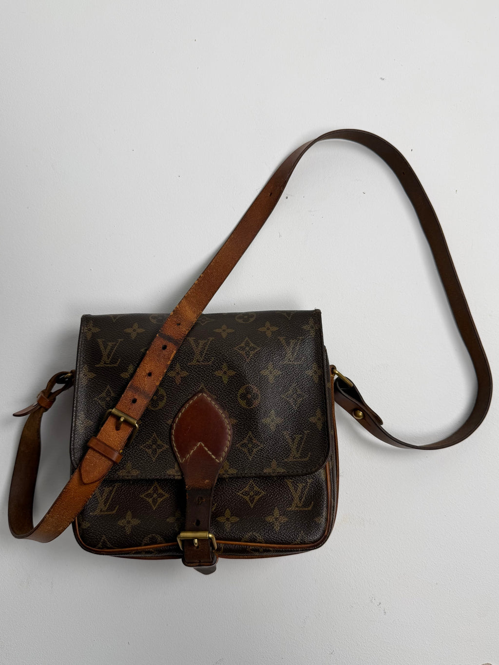 Louis Vuitton Vintage Cartouchiere MM – Vintage – Historische Munitionstasche mit Sammlerstatus (Monogram Canvas)