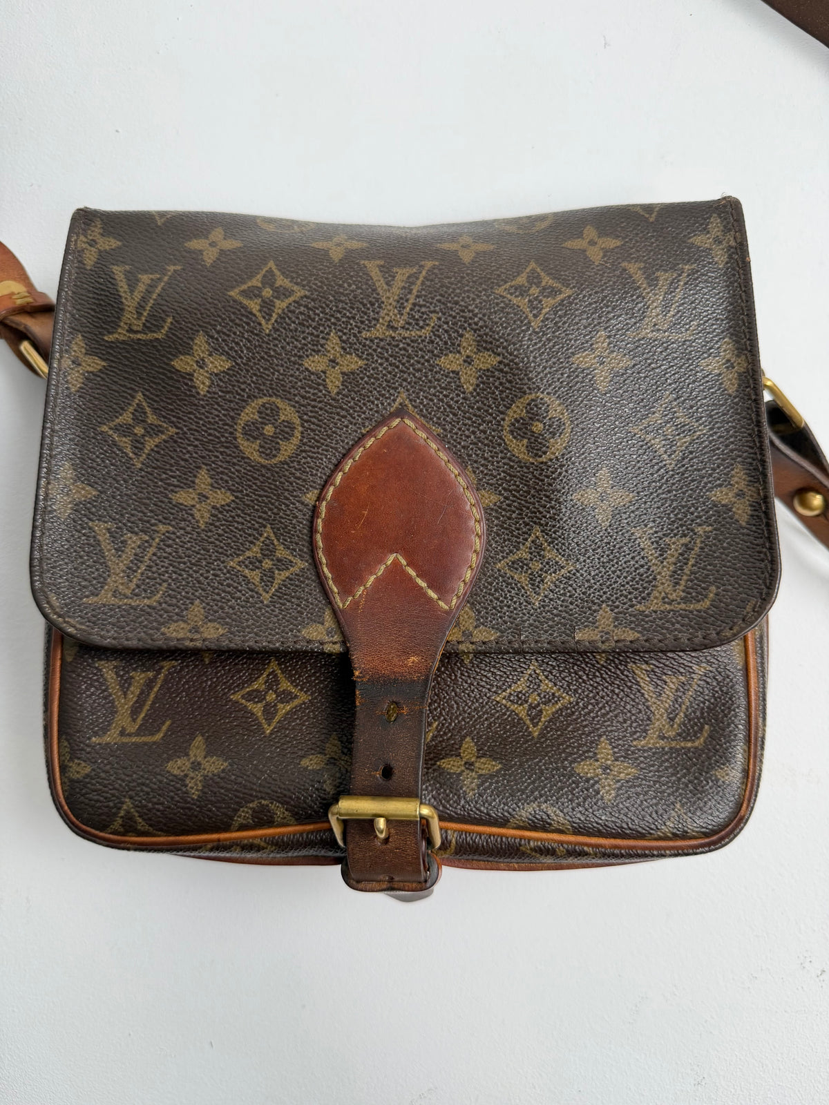 Louis Vuitton Vintage Cartouchiere MM – Vintage – Historische Munitionstasche mit Sammlerstatus (Monogram Canvas)