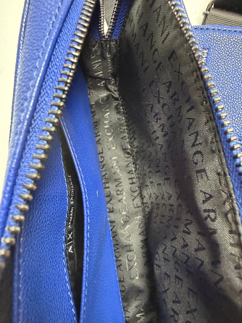 Armani Exchange Clubbing Document Crossbody Bag – Blau (Neu & Limitiert)